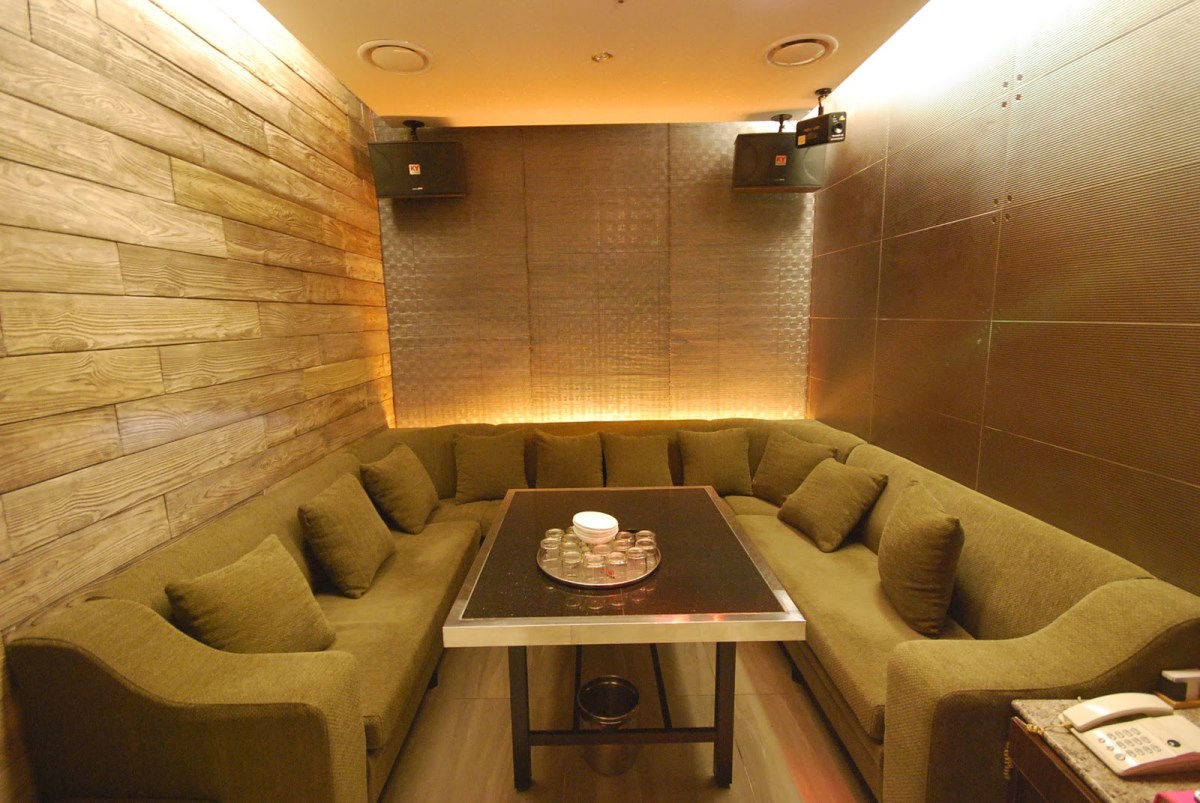 【강남풀싸롱 블링블링】역삼야구장 NO.1 파티룸 예약,선결제 가능